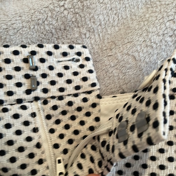 Club Monaco Amber Shorts - Picture 5 of 5